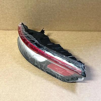 NEW OEM 2021-2026 Jeep Grand Cherokee / Left Tail Lamp - Mopar - 68421133AH - Image 1 of 2