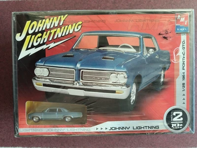 BRAND NEW Johnny Lightning 1964 Pontiac GTO 38462  1:25 w/1:64 car - Image 1 of 4