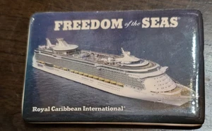 3" Royal Caribbean Freedom Of The Seas Kreuzfahrtschiff Souvenir Schließfach Kühlschrankmagnet - Bild 1 von 3