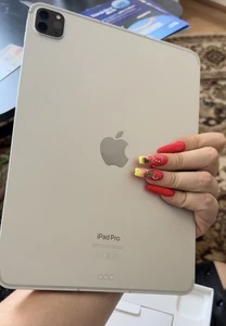 Apple iPad Pro 11" 2022, 4. Gen M2, 128GB, Wi-Fi + 5G, Space Grau - Bild 1 von 2