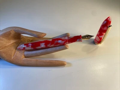 Pluma Estilográfica MAJOHN/MOONMAN S1 Resina Acrílica, Rojo Koi, Clip Dorado Plumín Fino Foto 1 de 4