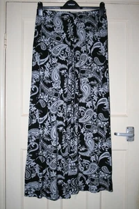 SIZE 20/22 BLACK PRINT STRETCHY WIDE LEG TROUSERS WITH ELASTIC WAIST 28" LEG - Imagen 1 de 4