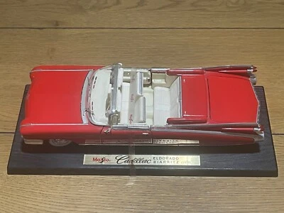 Maisto Cadillac Eldorado Biarritz 1959 escala 1/18 rojo blanco interior Foto 1 de 4