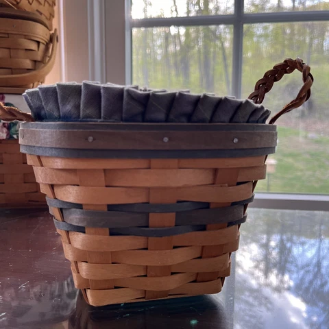 Longaberger Collector's Club 1999 Edition Basket Leather Handles Plastic Liner Cover