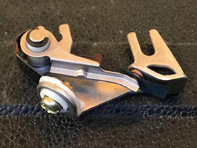 Набор точек зажигания Bosch — 01 213 / 01213 — для Dodge Colt & Plymouth Arrow 1980 - Изображение 1 из 4