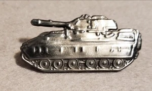 Prendedor de sombrero Bradley M2A1 - Imagen 1 de 3