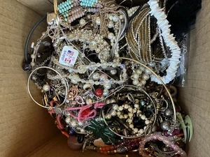 10lb Mixed Mystery Craft Jewelry Lot #278 - Picture 1 of 4