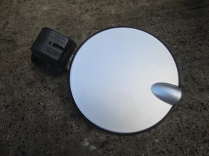 2006 VAUXHALL TIGRA B TWINTOP PETROL FUEL FILLER FLAP DOOR Z157 STAR SILVER 3 - Picture 1 of 2