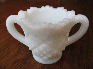 VTG 1950'S WHITE MILK GLASS QUILT PATTERN-SAWTOOTH TOP RIM TWO HANDLE SUGAR BOWL - Picture 1 of 9