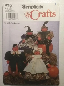 Simplicity Crafts Schnittmuster 8791 26 Zoll Stofftiere Puppen und Kleidung ungeschnitten  - Bild 1 von 3