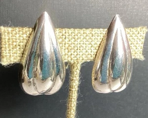 PAR DE PENDIENTES DE CLIP DE PLATA DE LEY SIN MARCA FORMA DE LÁGRIMA ACANALADA 14,1 g - Imagen 1 de 7