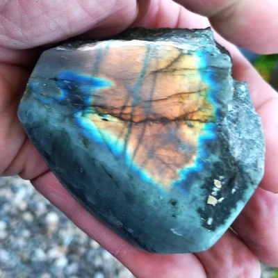 Mehrseitiger Rohstein Anschliff Labradorit Spektrolit Labradorite  Kristall zen - Bild 1 von 4