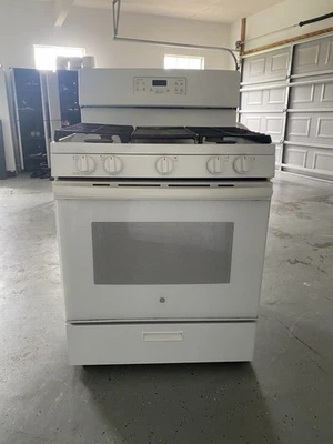 Oven - Image 1 of 4
