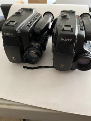 2 Sony Handycam CCD-TR66 8mm Video Camera Untested Needs Batteries Lot - Image 1 of 4