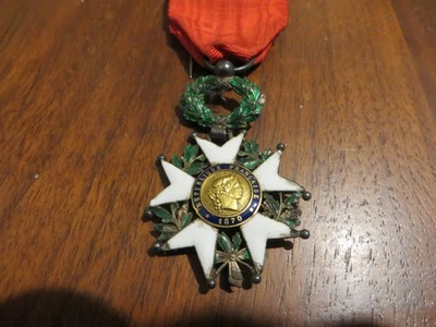 BEAU CHEVALIER DE L'ORDRE DE LA LEGION D'HONNEUR 1870 CENTRES EN OR - Photo 1/4