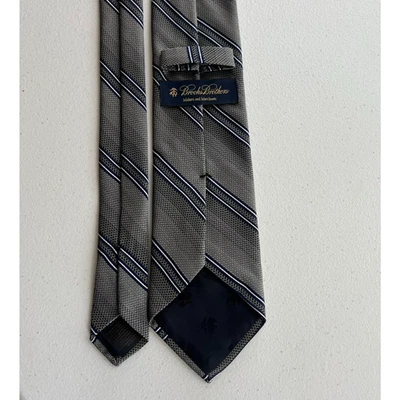 "Corbata Brooks Brothers gris seda negro azul rayas clásica 58"" X 3,25""" Foto 1 de 4