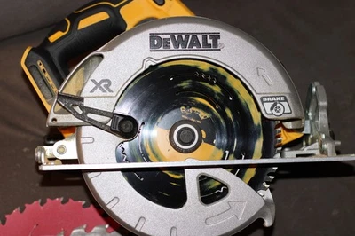 DeWalt XR Circular Saw (3 blades/Tool only) - Image 1 of 3