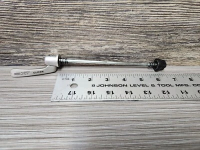 Vintage Shamano XT M750 Quick Release REAR QR Skewer 135mm Mountain Road Bike - Image 1 of 4