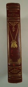 1885 THEATRE De VOLTAIRE Ornee De PORTRAITS en PIED COLORIES Geffroy Nouvelle Ed - Picture 1 of 12