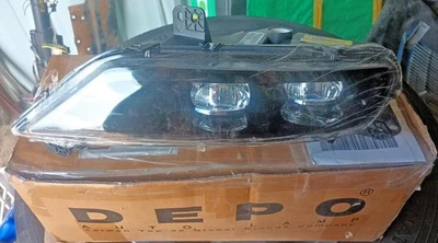Luz antiniebla LED lateral derecho del pasajero Chrysler 300 2015-22 DEPO 333-2035R LOC-103 Foto 1 de 4