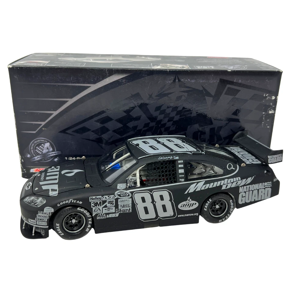 Литая модель Action Nascar No88 Dale Earnhardt Jr. AMP ARC Black Label Impala SS 1:24 - Изображение 1 из 4