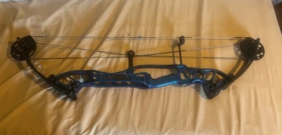Hoyt Stratos 36 compound bow 60-70# - Image 1 of 4