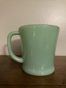 Vintage Fire King Ofengeschirr Jadeit D Griff Kaffeebecher USA 1951-1961 sehr guter Zustand - Bild 1 von 3