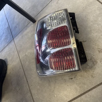 Chevrolet Equinox 2005 a 2008 pasajero derecho luz trasera lateral derecha OEM R3398 DW Foto 1 de 4