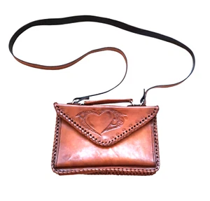 Vintage Womens Handmade Tan Leather Heart Design Boho Purse 70s - Imagen 1 de 7