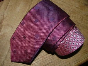MENS ROBERT GRAHAM TIE 100% SILK FUSIA GEOMETRIC #595 - Picture 1 of 6