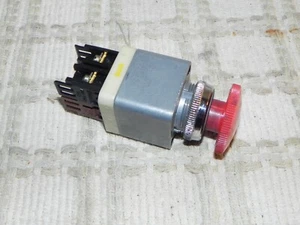 Fuji AH30-V Push Button-Turn Reset Switch HD 600VAC Max, 10Amp-6Amp - Picture 1 of 7