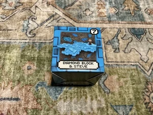 2025 McDonald’s Minecraft Happy Meal Spielzeug #7 Diamond Block & Steve - Bild 1 von 3
