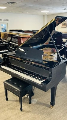 Piano de cola Yamaha C7 7 ft 4 pulgadas perfecto estado Foto 1 de 4