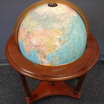 Globo de chão vintage Replogle World Horizon Series iluminado 16" com rodízios.  - Imagem 1 de 4