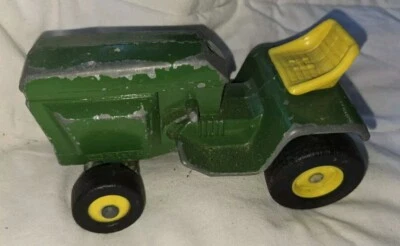 Tractor cortacésped y jardín Ertl John Deere de colección. Restaurar como está para piezas. Foto 1 de 4