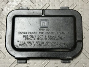 1985-1987 Grand National Master Cylinder POWERMASTER Brake Booster RESERVOIR LID - Picture 1 of 2
