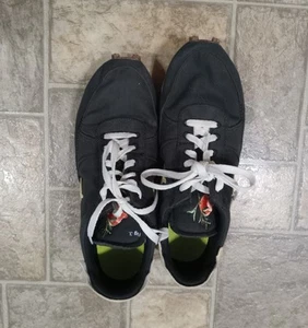 Scarpe da ginnastica Nike DBreak Type Melograno da uomo taglia 9,5 nere marroni - Foto 1 di 5