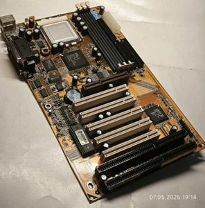 Premium Super Socket 7 ATX Gigabyte GA-5AX Rev 4.1 Motherboard + CPU & 128 MB - Picture 1 of 10