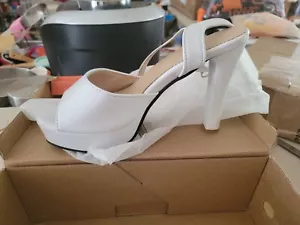Womans Shoes - Picture 1 of 2