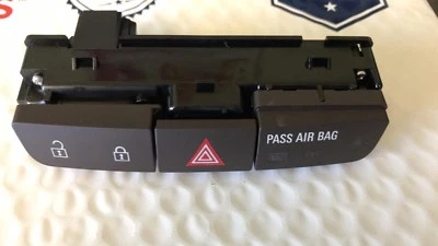 2011-2013 Buick Regal hazard switch 13320966 new - Image 1 of 2