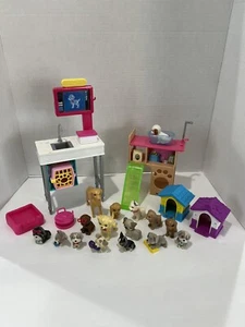 ENORME lote de accesorios para muñecas Barbie artículos para mascotas, clínica, mascotas, diapositiva ENVÍO GRATUITO - Imagen 1 de 8