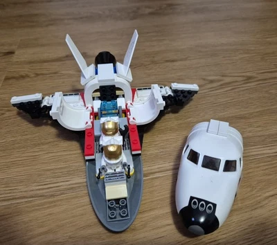 BRAND NEW LEGO City: Utility Space Shuttle  60078 155 pieces 2015 - Image 1 of 4