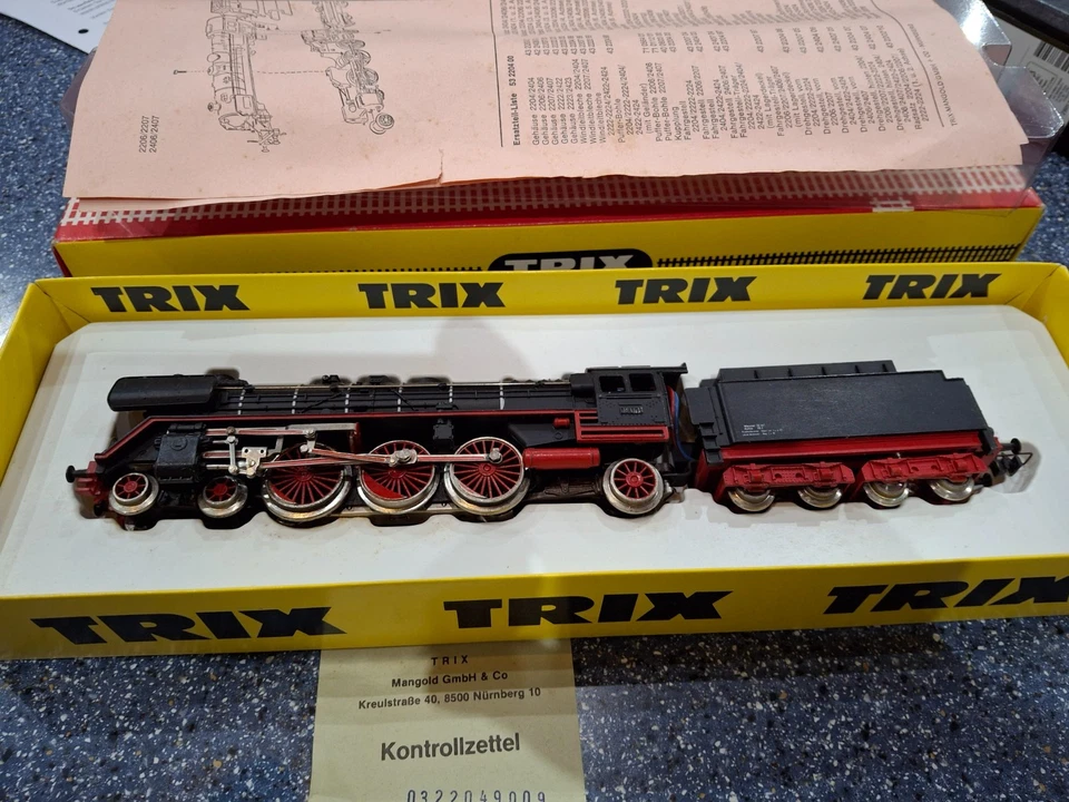 Trix Express H0 53 2204 00 BR 01 001 Schnellzuglok DB - Bild 1 von 1