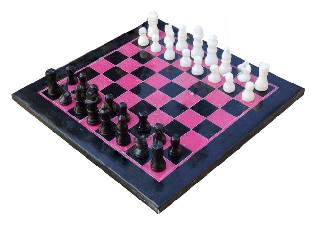 French Pink and Black Marble Chess, circa 1980 For Sale at 1stDibs