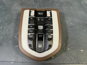 15-18 PORSCHE MACAN OVERHEAD CONSOLE MAP LIGHT LAMP CENTER SUN ROOF SWITCH BROWN - Picture 1 of 5