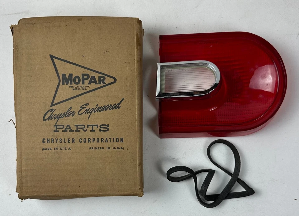 Lente trasera derecha Mopar 1965 Dodge Dart Models #252525690 nuevo de stock Foto 1 de 1
