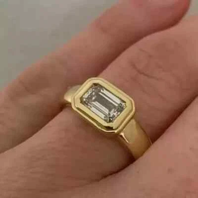 Помолвочное кольцо с ореолом и созданным в лаборатории бриллиантом огранки изумруд 3 карата позолота 14 карат - Изображение 1 из 3