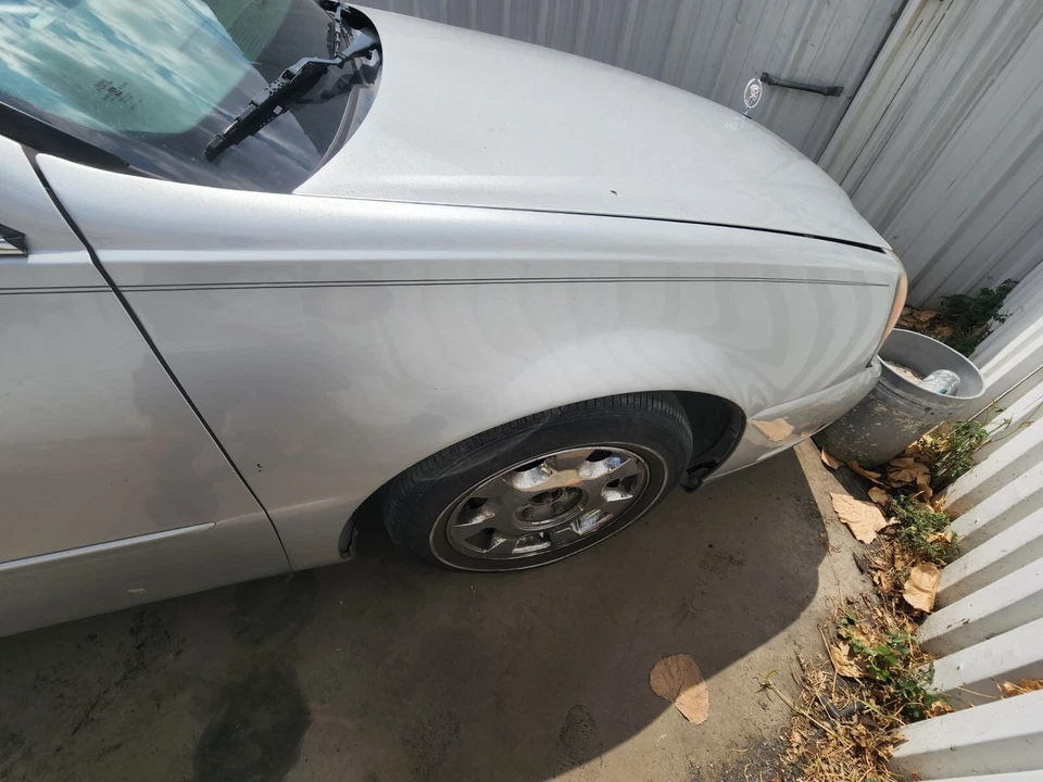 2000 2001 2002 2003 2004 2005 CADILLAC DEVILLE RIGHT PASSENGER FENDER WHITE # 5 - Изображение 1 из 1