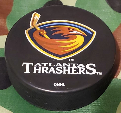 ATLANTA THRASHERS NHL LICENSED PUCK Made In πΈπ° VEGUM MFG. + INGLASCO VINTAGE Cover