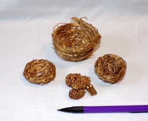 VTG Lot 4 Miniature Dollhouse Floral Crafting Birds Nest Pinecone Gold Wicker - Picture 1 of 2